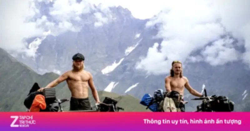 Chàng trai đạp xe 25.000 km tái hiện hành trình của bố sau 40 năm