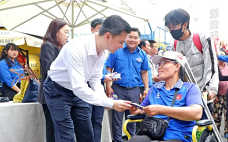 Chương trình 'Mang Tết về nhà' 2026: Hàng ngàn vé miễn phí đưa người khó khăn về quê sum họp