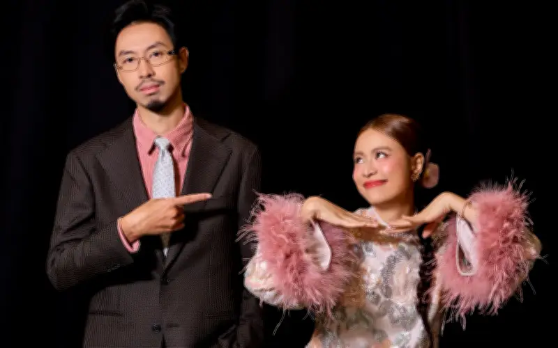 Chụp hình Tết cùng đèn vâu, Hoàng Thùy Linh gọi khoảnh khắc chung đời là vì nhà