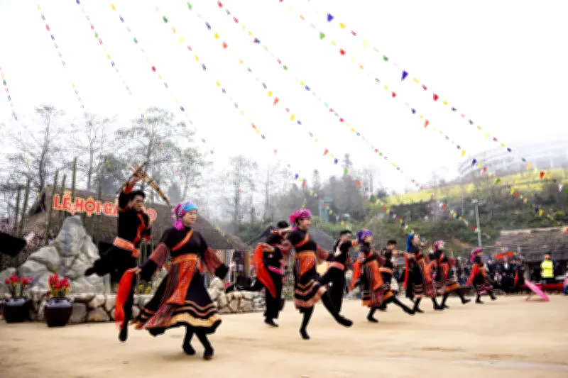 Chuỗi Lễ Hội Fansipan Thu Hút Hàng Nghìn Du Khách Đầu Năm Tại Lào Cai