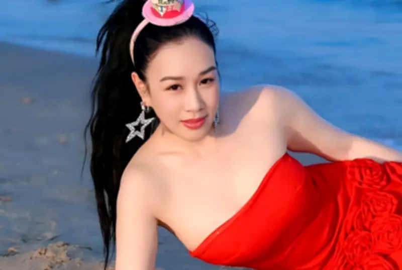 Chung Lệ Đề và Diêu Lạc Di đón Tết 2026 tại Phú Quốc, khoe khoảnh khắc gia đình ấm áp