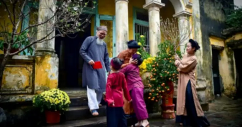 Chuyên gia chỉ cách chọn người xông đất hợp tuổi, mang may mắn cả năm