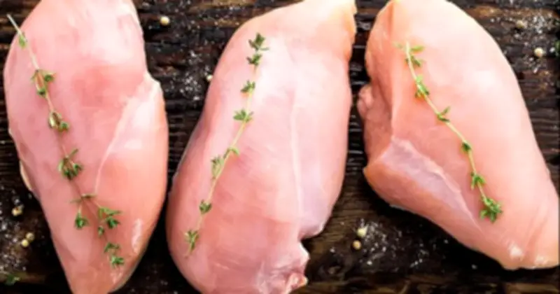 Chuyên gia dinh dưỡng so sánh ức gà và đùi gà: Lựa chọn nào tốt cho sức khỏe?