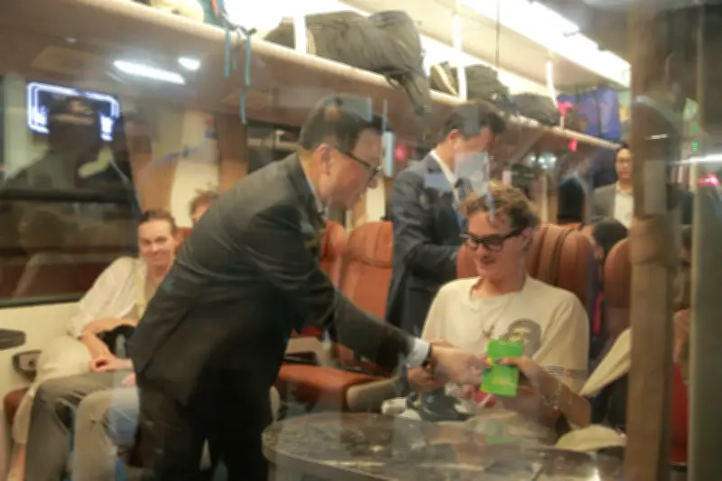 Chuyến tàu SE3 hướng về phương Nam, mang theo niềm mong sum họp gia đình