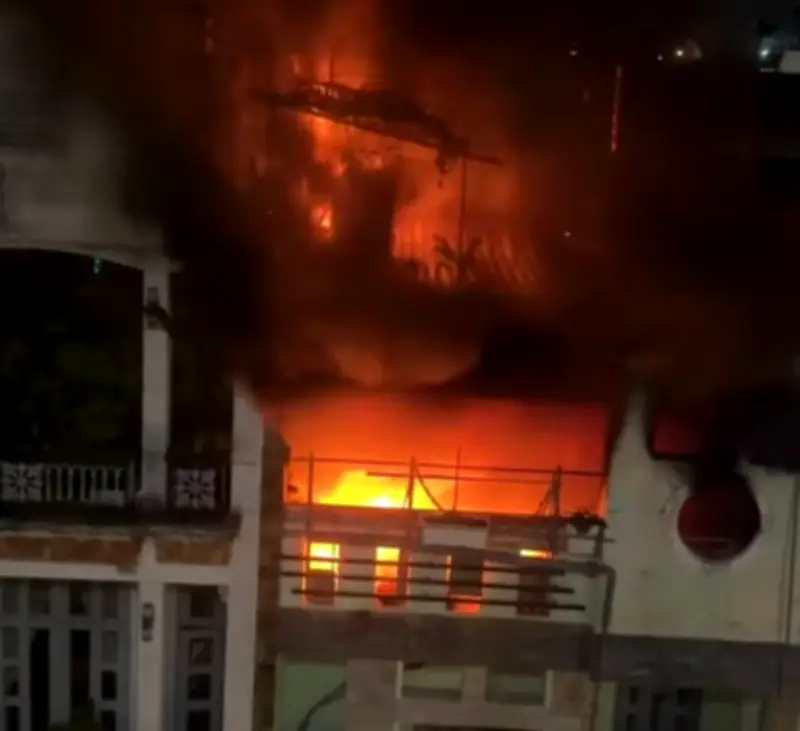 Cháy nhà ở TPHCM, gia đình 4 người thoát nạn an toàn, nghi do chập điện