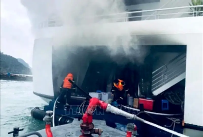 Cháy tàu HP 5765 tại bến Gia Luận, Hải Phòng: 15 người an toàn, không thiệt hại về người