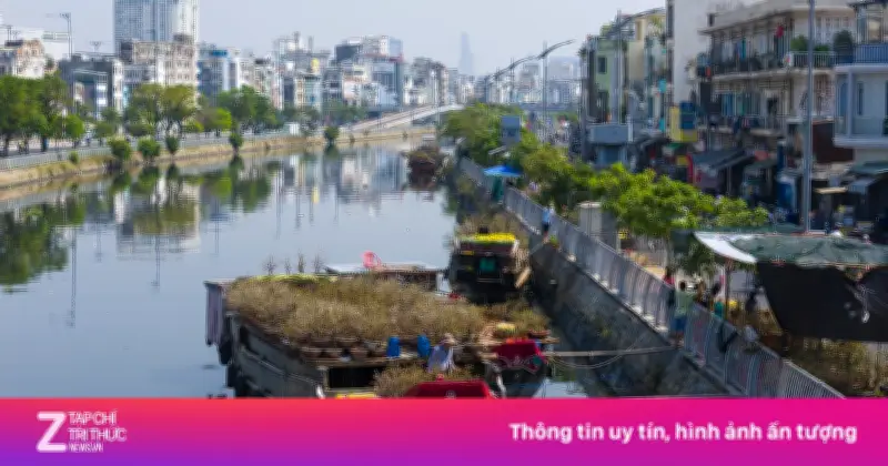 Chợ hoa Bến Bình Đông vắng vẻ dịp cận Tết, lượng ghe cập bến thưa thớt