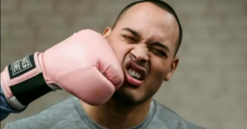 Chủ quán ramen Nhật Bản tự đấm mặt, dựng cướp giả để chiếm đoạt 1,7 triệu yên