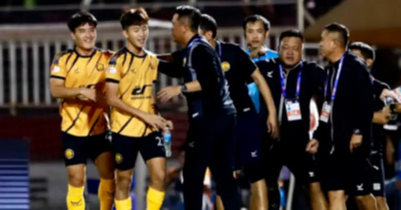 CLB Thanh Hóa: Lương chậm, án phạt FIFA và hy vọng từ nhà tài trợ mới