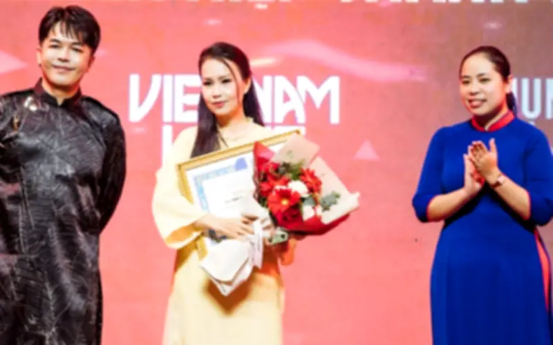 Cảm Lý bất ngờ nhận tin vui ở tuổi trung niên, chia sẻ về hành trình làm mẹ