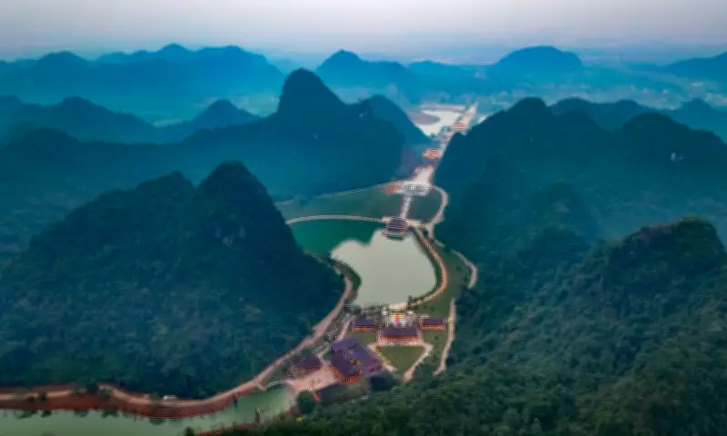 Cẩm Nang Du Lịch Đan Kinh Thiên Thung Uy: Trải Nghiệm Độc Đáo Giữa Thiên Nhiên