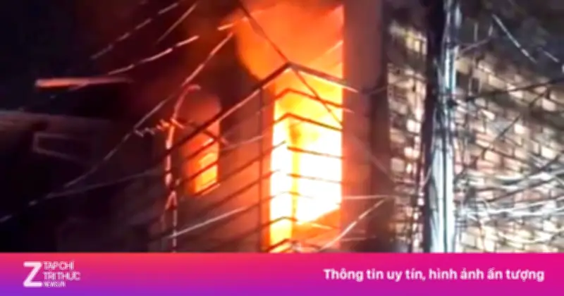 Căn Nhà Bốc Cháy Dữ Dội Trong Đêm Tại TP.HCM, May Mắn Không Có Thiệt Hại Về Người