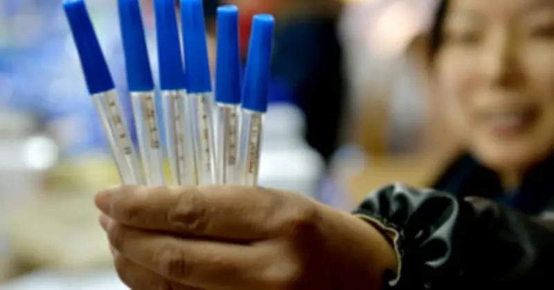 Cơn sốt mua nhiệt kế thủy ngân ở Trung Quốc trước lệnh cấm sản xuất toàn quốc