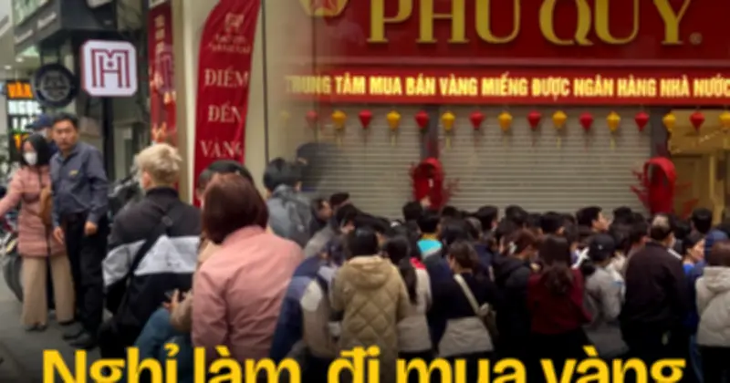 Cơn Sốt Vàng Cuối Năm: Dân Văn Phòng Xếp Hàng Từ Sáng Sớm Trên Phố Cầu Giấy