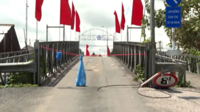 Cần Thơ cấm tàu thuyền qua kênh Thốt Nốt sau sự cố sập cầu