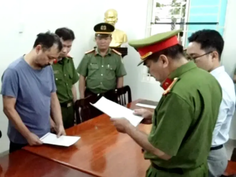 Công an Khánh Hòa trục xuất công dân Kazakhstan bị Interpol truy nã đỏ