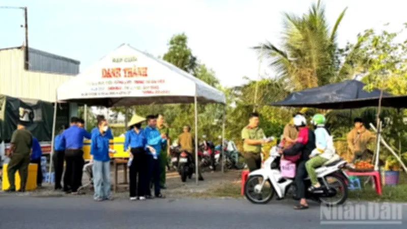 Công an Đồng Tháp triển khai trạm dừng chân nghĩa tình hỗ trợ người dân về quê đón Tết Bính Ngọ 2026