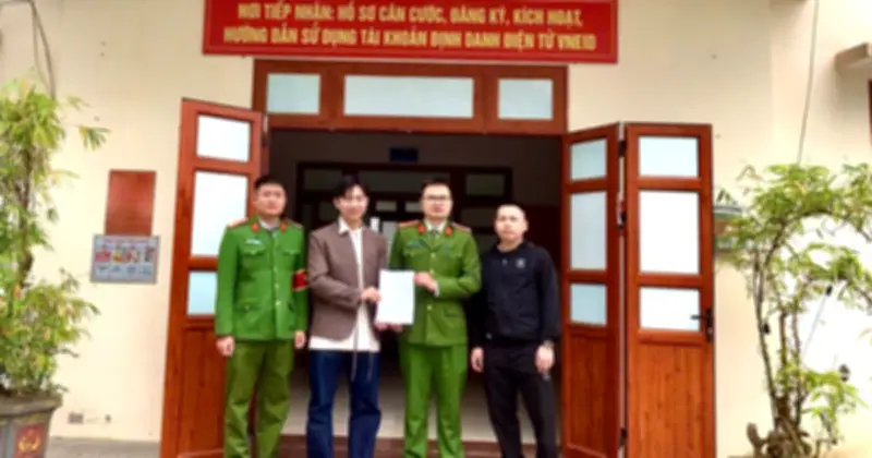 Công An Phú Thọ Hỗ Trợ Trao Trả Hơn 62 Triệu Đồng Chuyển Khoản Nhầm Ngày Đầu Năm