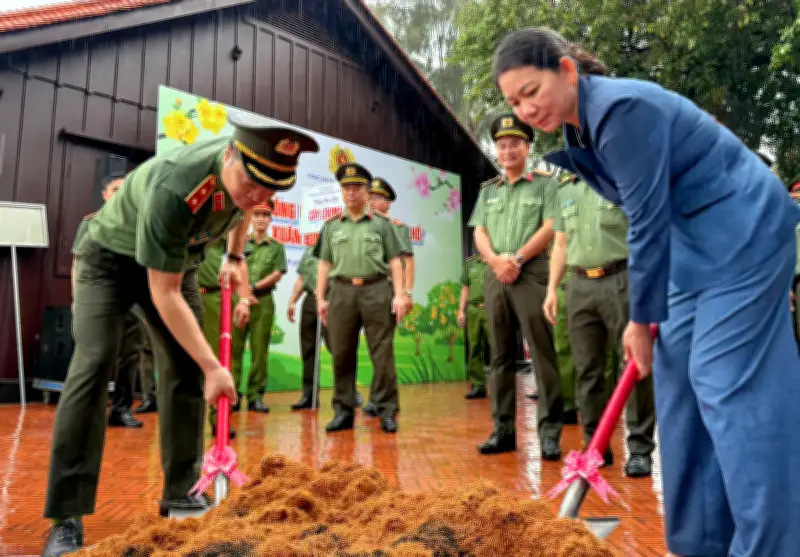 Công an TPHCM phát động Tết trồng cây Xuân Bính Ngọ 2026, trồng cây Lêkima tưởng nhớ Anh hùng Võ Thị Sáu