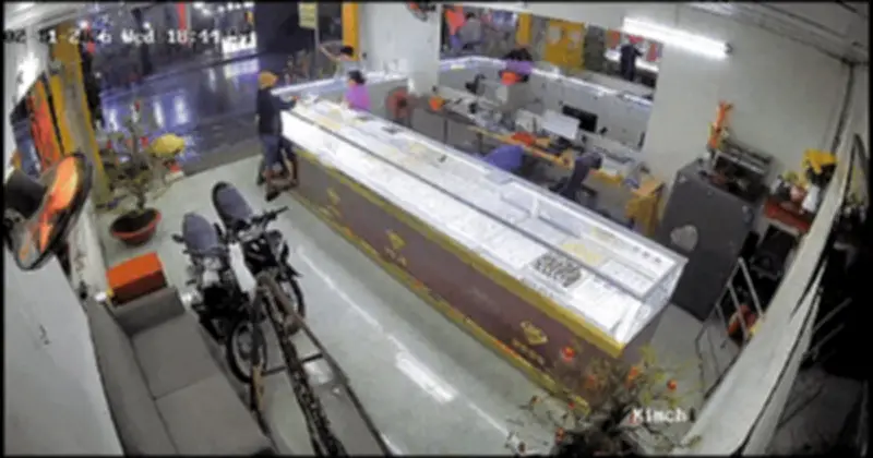 Công An TP.HCM Và Tây Ninh Hiệp Đồng Truy Bắt Kẻ Cướp Tiệm Vàng Trong 5 Giờ