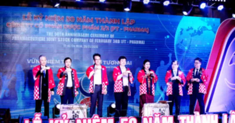 Công ty Dược phẩm 3/2 kỷ niệm 50 năm với lễ đập rượu và cam kết phát triển bền vững