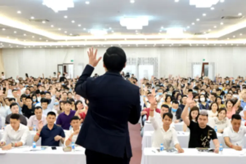 Công ty Văn Lang của diễn giả Nguyễn Thành Tiến lợi nhuận sụt giảm 93% trong quý 4-2025