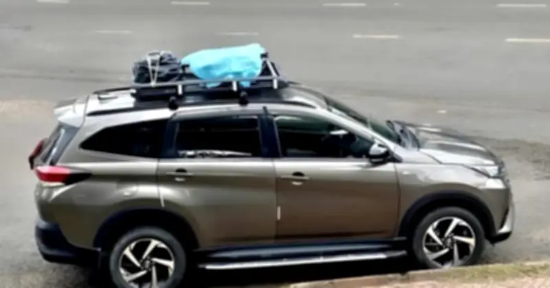 Cảnh báo: Chở hành lý trên nóc xe ô tô về quê Tết có thể bị phạt nặng