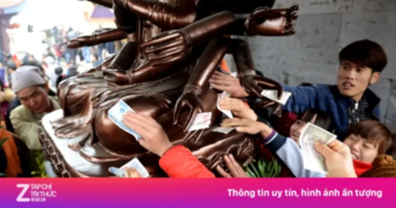 Cảnh báo hiện tượng rải tiền công đức bừa bãi tại các chùa chiền, di tích