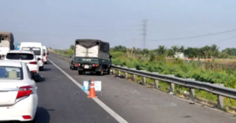 Cảnh báo từ Cục CSGT: Dừng đỗ trên cao tốc sai cách có thể bị phạt 14 triệu đồng