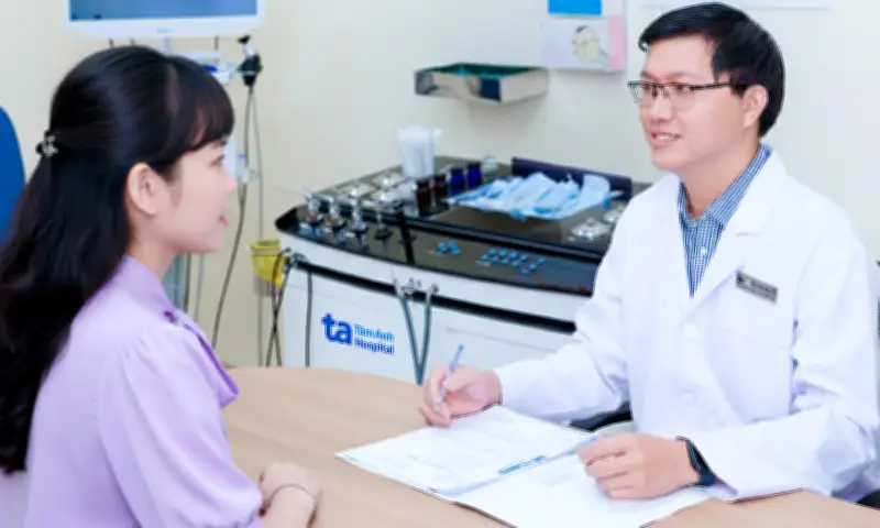 Cảnh báo từ chuyên gia: 5 sai lầm nguy hiểm khi dùng thuốc xịt mũi co mạch