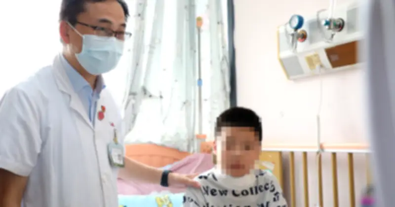 Cảnh báo ung thư tuyến giáp ở trẻ em: Câu chuyện bé trai 5 tuổi và 4 dấu hiệu cha mẹ không nên bỏ qua