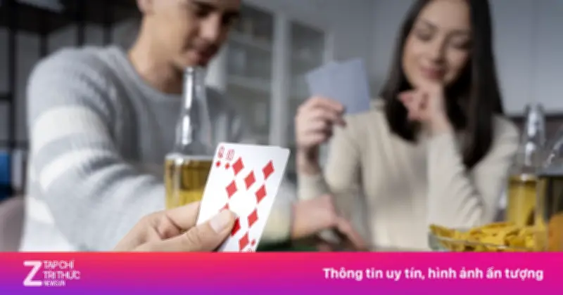 Cảnh báo viêm bao gân hẹp sau Tết: Ngón tay kẹt cứng do chơi bài, dùng điện thoại quá mức