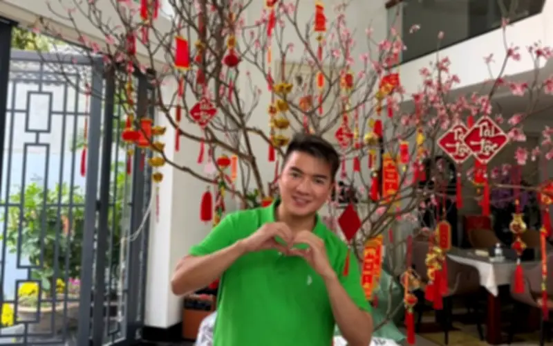 Cảnh Đào Chuông Yên Tử Lạ Mắt: Vượt Ngàn Trùng Đến Tay Đàm Vĩnh Hưng