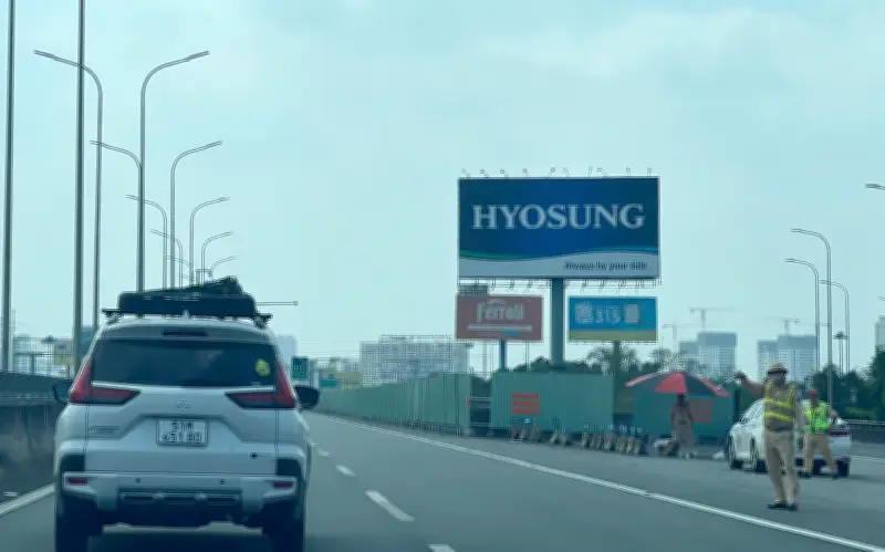 Cảnh sát giao thông điều tiết linh hoạt trên cao tốc TP.HCM - Long Thành - Dầu Giây