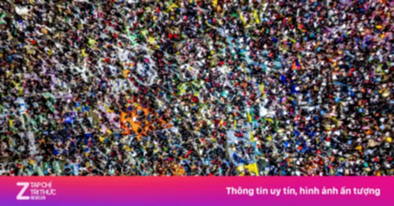 Cảnh Tượng Choáng Ngợp: Biển Người Kiên Nhẫn Chờ Khai Hội Dưới Chân Núi Bà Đen