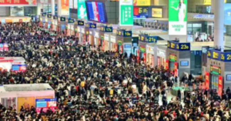 Cảnh Tượng Ga Tàu Điện Trong Xuân Vận: Dòng Người Kín Kẽ Hở, Hơn 1,4 Tỷ Lượt Di Chuyển