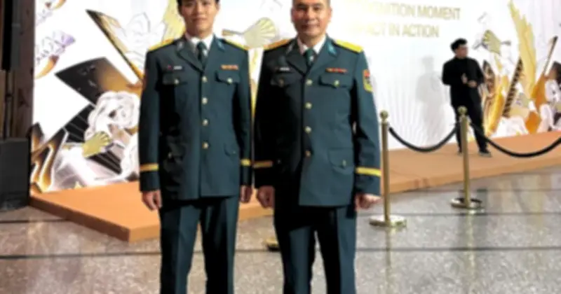 Đại Tá Nguyễn Thế Dũng và Đại Úy Đào Văn Bình gây bão mạng tại WeChoice Awards 2025