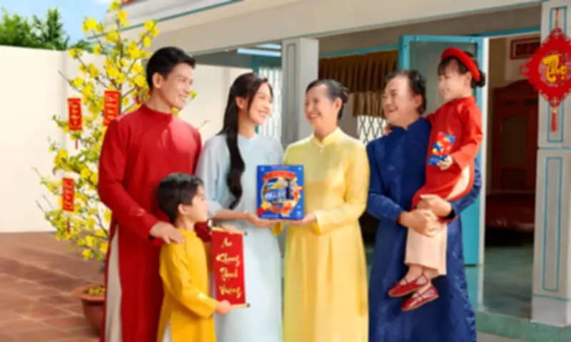 Con cái trưởng thành chăm sóc sức khỏe cha mẹ dịp Tết qua những hành động thiết thực