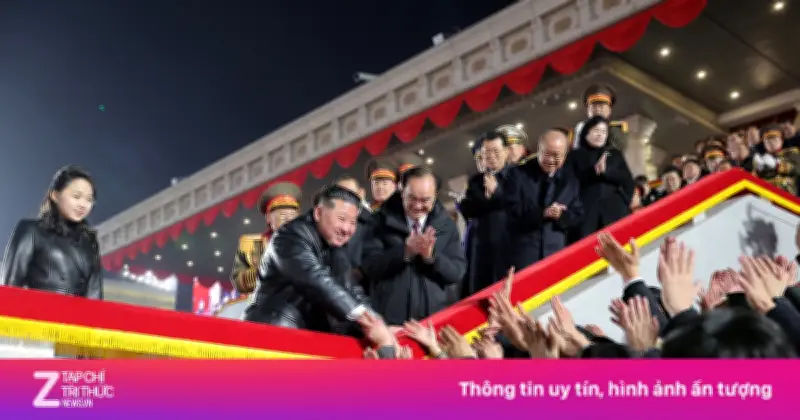 Con gái ông Kim Jong Un gây chú ý tại lễ duyệt binh đêm ở Triều Tiên
