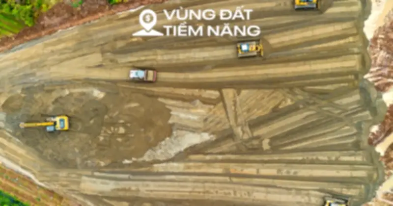 Công trường sân vận động 60.000 chỗ lớn thứ hai Việt Nam: Máy móc phủ kín, sắp hoàn thành san lấp