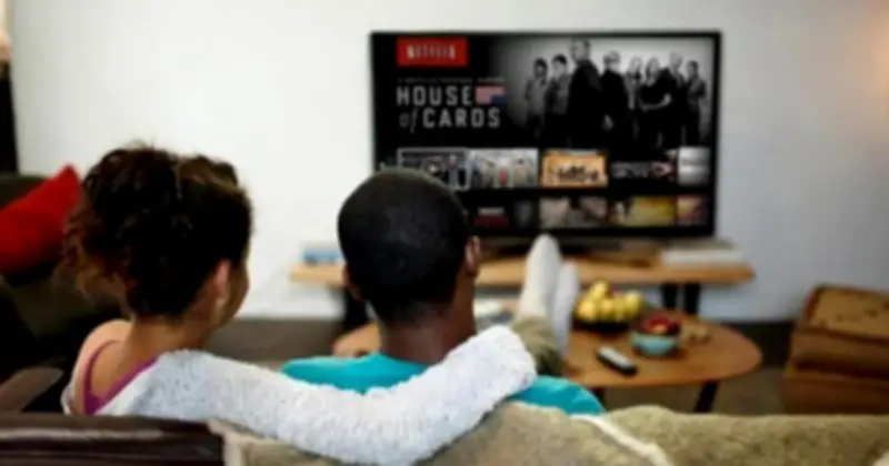 Cáp HDMI cũ có thể làm giảm chất lượng hình ảnh và âm thanh trên Smart TV