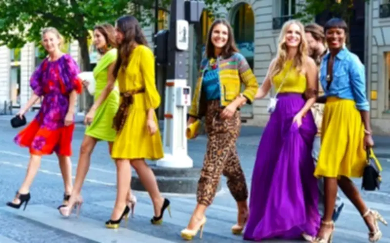 Cập nhật xu hướng thời trang Tết 2025: Lên đồ chất như dự Fashion Week