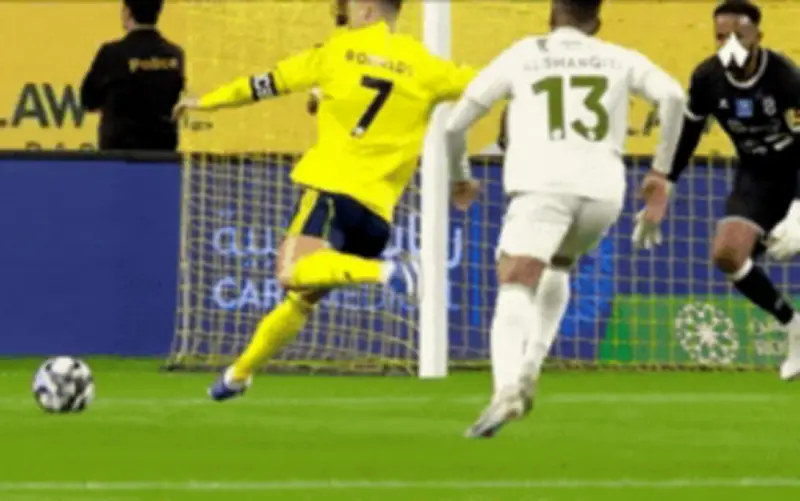 Cristiano Ronaldo lập cú đúp, chạm mốc 500 bàn sau tuổi 30 tại Saudi Pro League
