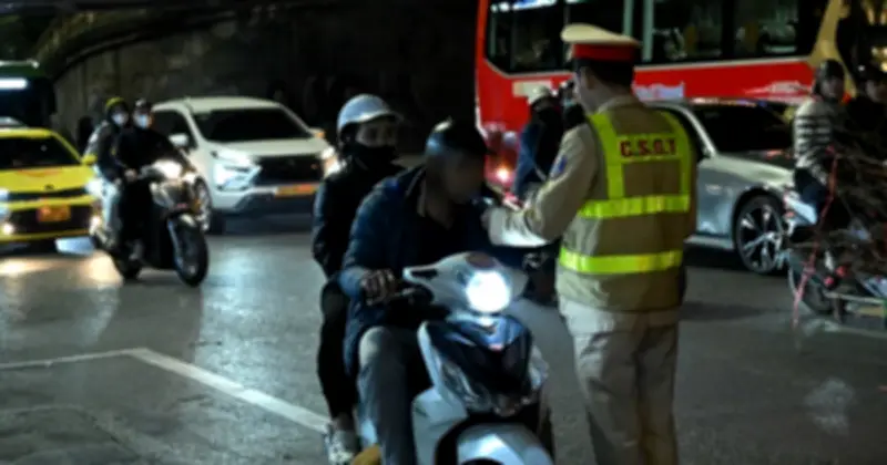 CSGT cảnh báo: Uống rượu bia đêm giao thừa, sáng mùng 1 lái xe vẫn bị phạt nồng độ cồn