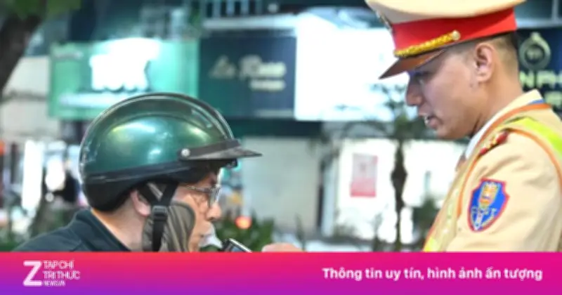 CSGT Hà Nội kiểm tra hơn 300 xe cận Tết, chỉ hai tài xế vi phạm nồng độ cồn