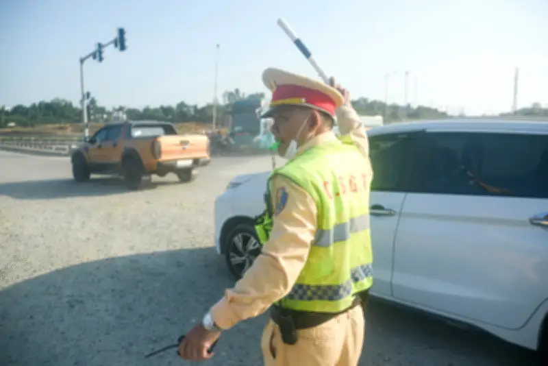 CSGT Đà Nẵng xử lý nghiêm vi phạm giao thông dịp Tết, đảm bảo an toàn cho người dân