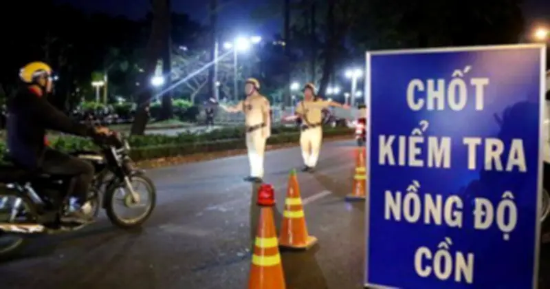CSGT Toàn Quốc Ra Quân Kiểm Tra Nồng Độ Cồn Sáng Mùng 1 Tết Bính Ngọ