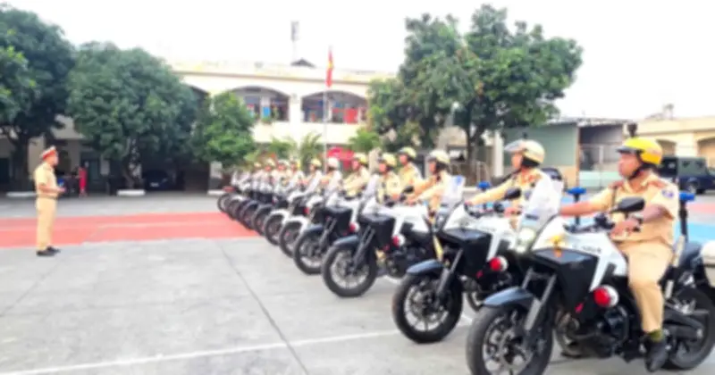 CSGT TP.HCM Đồng Loạt Ra Quân Phân Luồng, Hỗ Trợ Người Dân Về Quê Đón Tết 2026