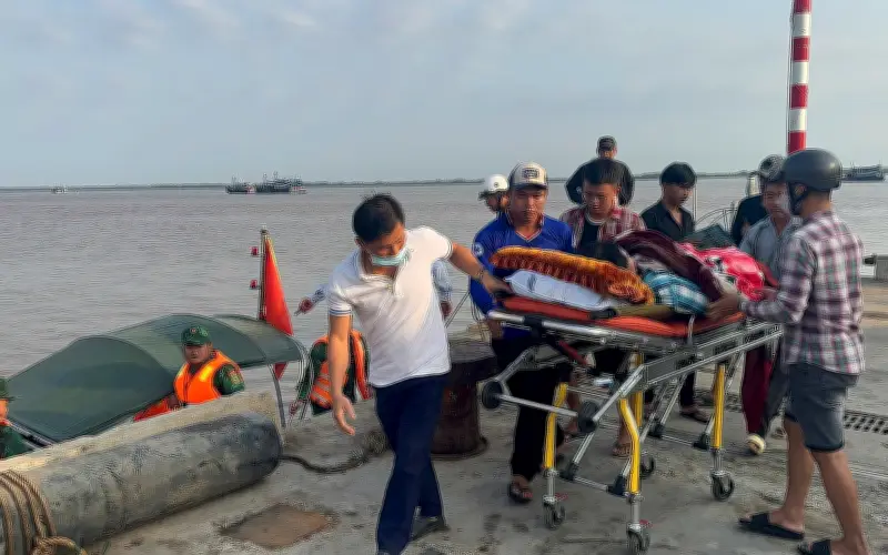 Cứu Hộ Kịp Thời Thuyền Trưởng Bị Đột Quỵ Trên Biển Tại Vĩnh Long