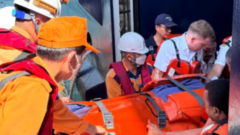 Cứu Nạn Khẩn Cấp: Hành Khách Đức Nguy Kịch Được Đưa Vào Bờ An Toàn Tại Đà Nẵng